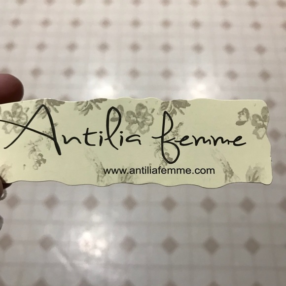 Blue in Bloom - Picture 5 of 7